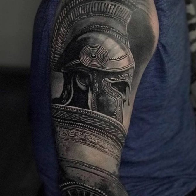 manche de tatouage Spartan
