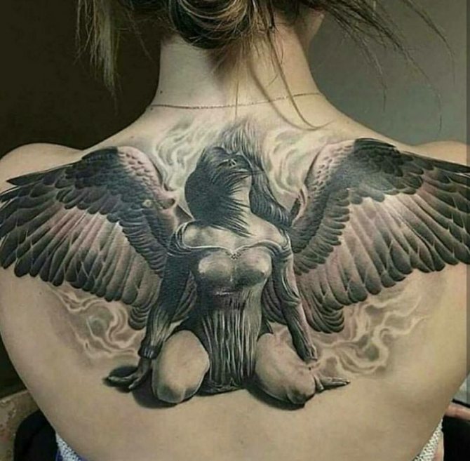 Tatouage d'un ange déchu