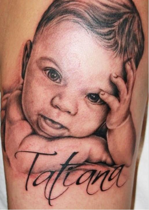 tatouage de visage de bébé