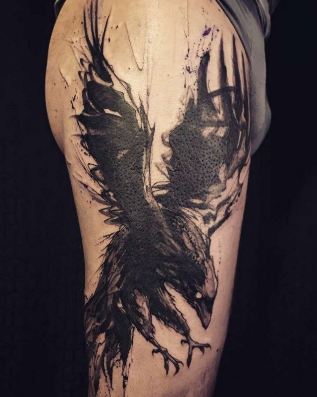 Tatouage avec un corbeau