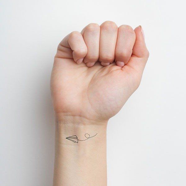 dessin de tatouage d'un avion