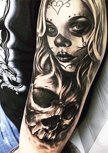 Tatouage de la Santa Muerte chez les femmes, les hommes. Signification, dessins, photos
