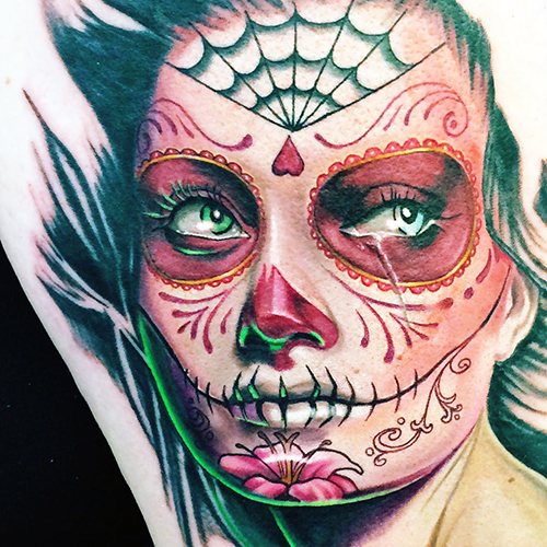 Tatouage de la Santa Muerte pour les femmes, les hommes. Signification, dessins, photos