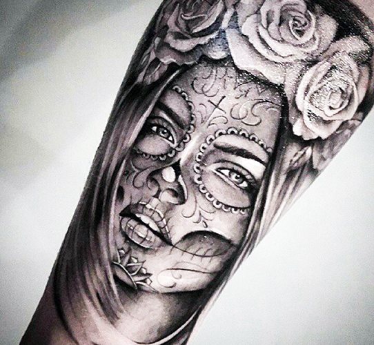 Tatouage de la Santa Muerte chez les femmes, les hommes. Signification, dessins, photos