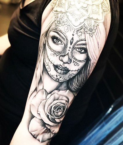 Tatouage de la Santa Muerte chez les femmes, les hommes. Signification, dessins, photos