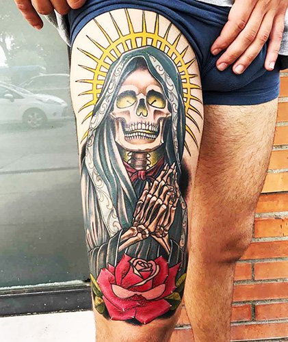 Tatouages de la Santa Muerte pour les femmes, les hommes. Signification, croquis, photos