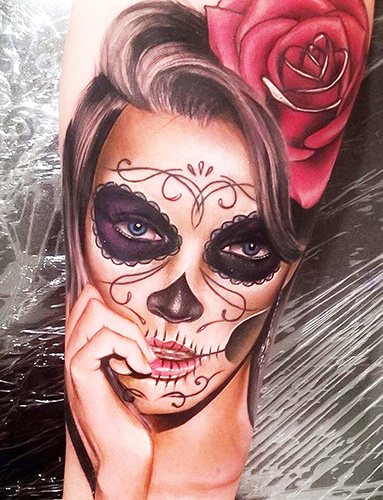Tatouage de la Santa Muerte pour les femmes, les hommes. Signification, dessins, photos
