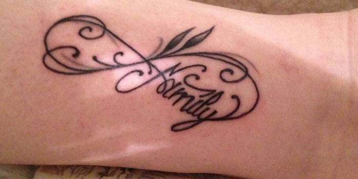 Tattoo Family et le signe de l'infini.