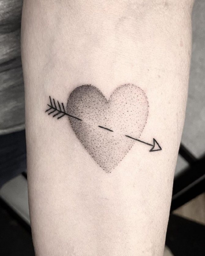 croquis d'un cœur de tatouage