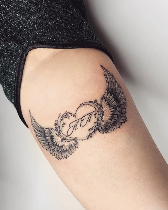 cœurs tatoués