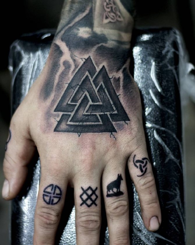 tatouage thèmes scandinaves