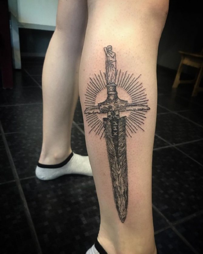 tatouage avec la signification du pouvoir