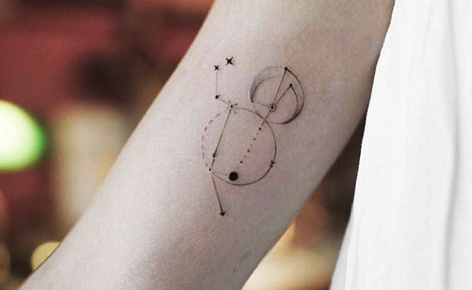 Tatouage de la constellation du Lion. Photo, signification, croquis pour les filles