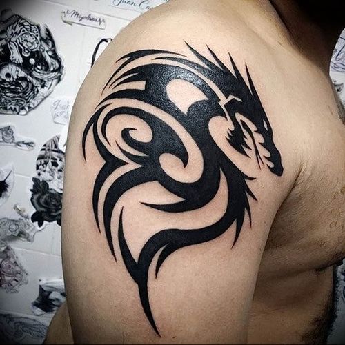 Bulle de tatouage homme, pour les filles. Croquis, sens, photos
