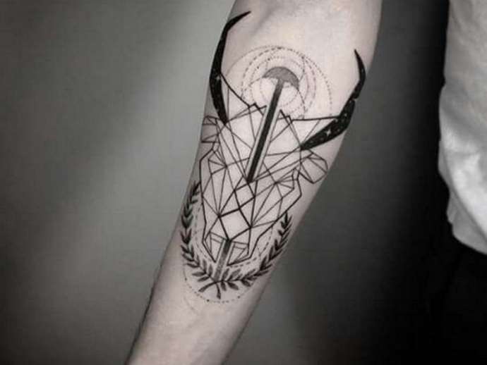 tatouage en style linéaire
