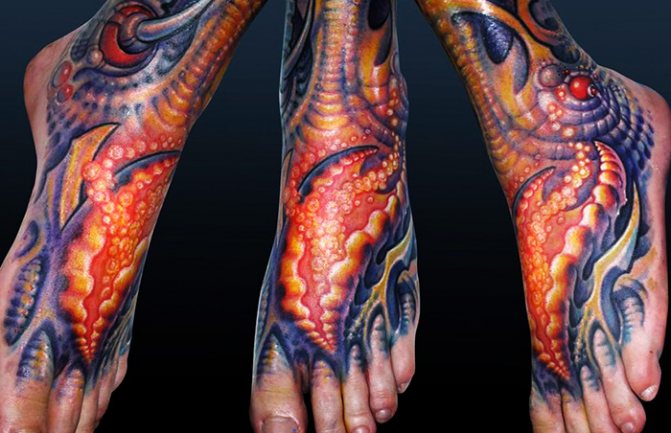 Tatouage dans le style de Bioorganic. Photos, croquis, sens