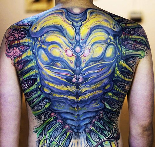 Tatouage dans le style Bioorganic. Photos, croquis, sens