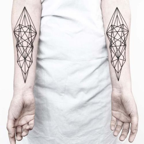 Tatouage de style Mainwork pour les filles, les hommes. Croquis, photos sur l'avant-bras, la main, la hanche