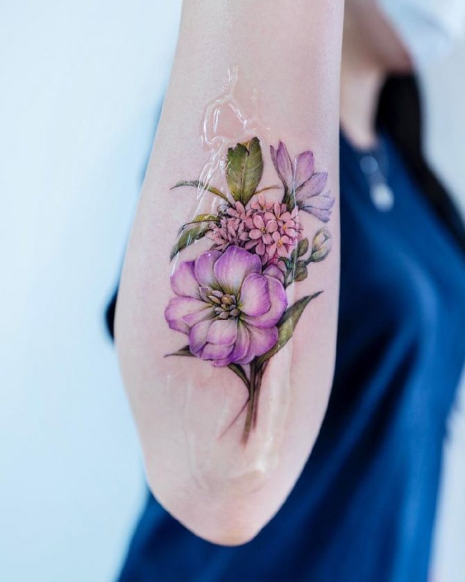 Tatouage de style réaliste