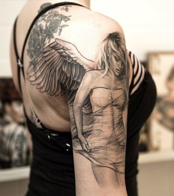Tatouage en forme d'ange
