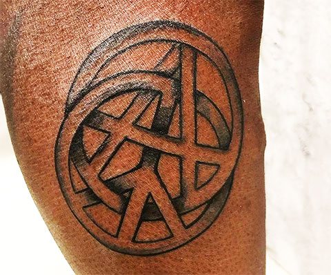 Le tatouage comme signe d'anarchie