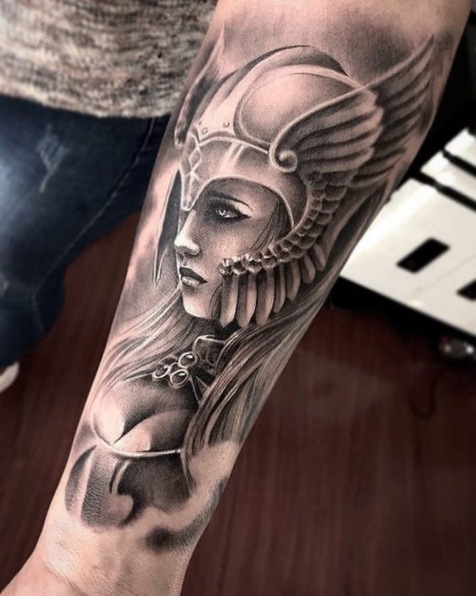 signification du tatouage Valkyrie pour les hommes