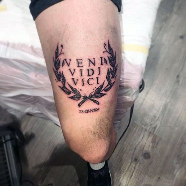 Tattoo Veni, vidi, vici (Venu, vu, conquis !). Esquisse, traduction, signification.
