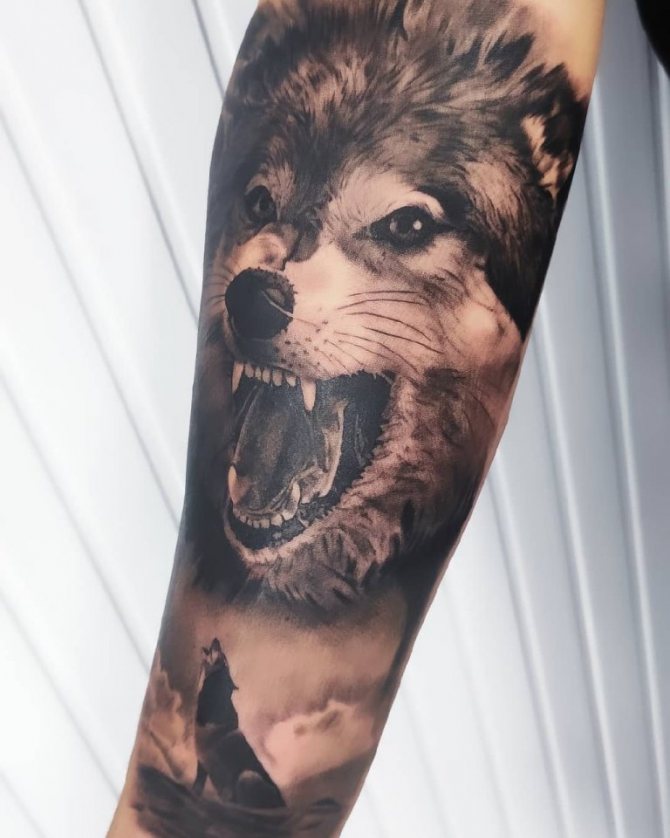 tatouage de loup avec un sourire