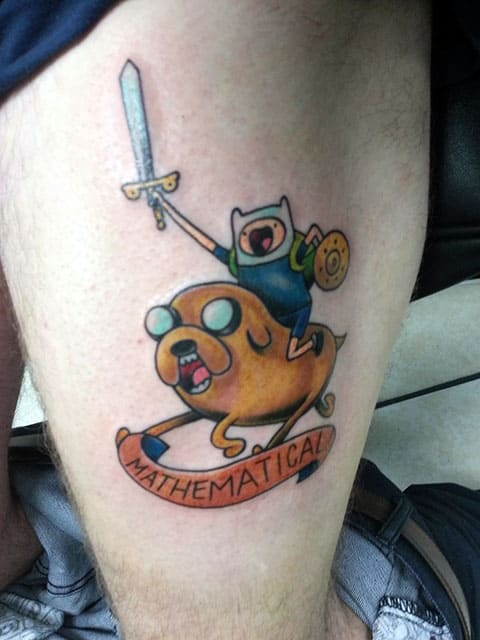 Tatouage Adventure Time sur la cuisse