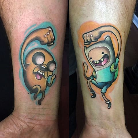 Tatouage Adventure Time sur le poignet