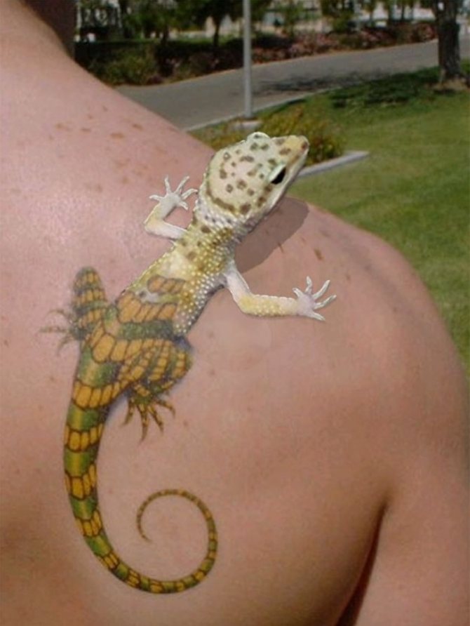 Le tatouage d'un lézard sera un excellent talisman pour l'homme.