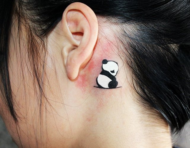 Tatouage derrière l'oreille pour les filles. Photos, croquis, significations