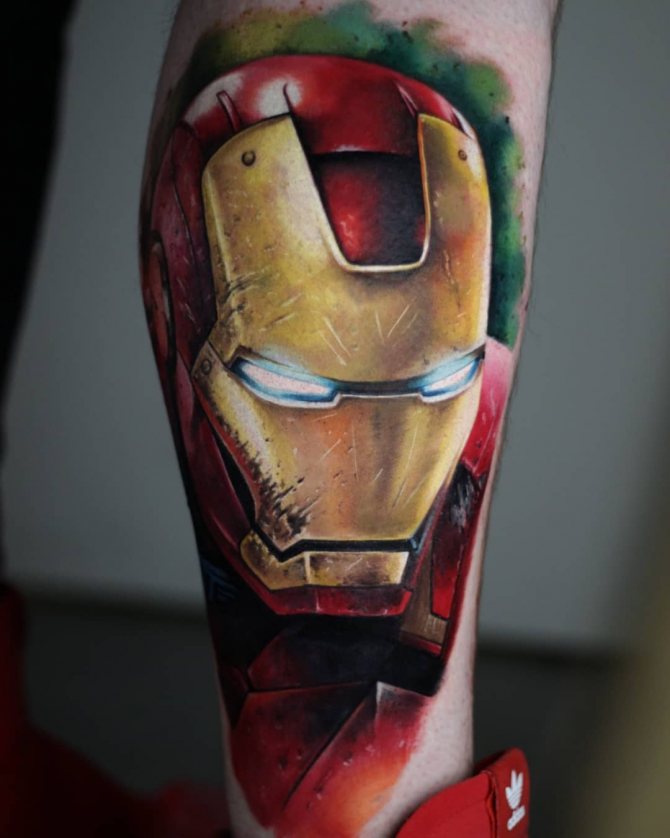 Tatouage Iron Man dans un vieux costume