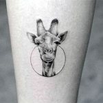 Tatouage girafe