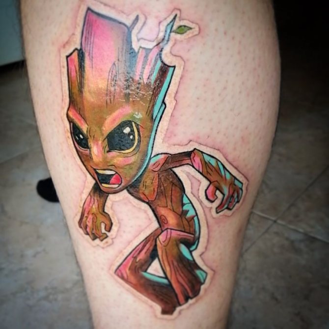 Tatouage de Groot diabolique sur la jambe