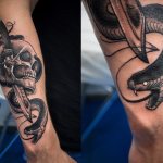 Tatouage d'un serpent avec une épée