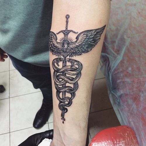 Tatouage de serpent. Signification pour les filles, les hommes, croquis, photos