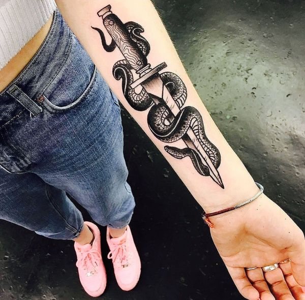 Tatouage de serpent. Signification pour les filles, les hommes, croquis, photos