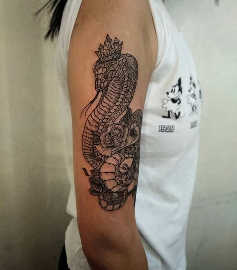 signification du tatouage de serpent pour les filles