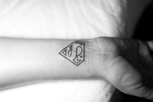 tatouage de super-héros