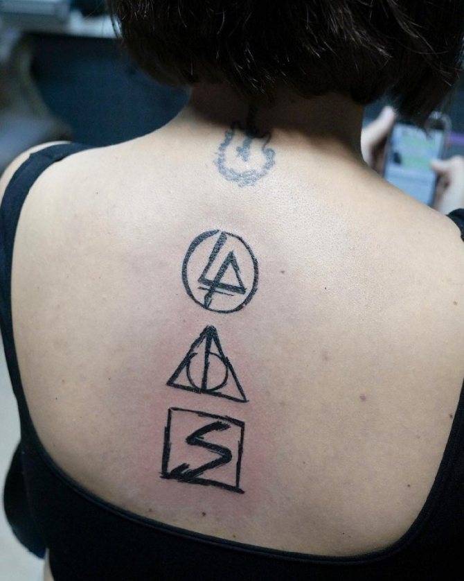 signe de tatouage