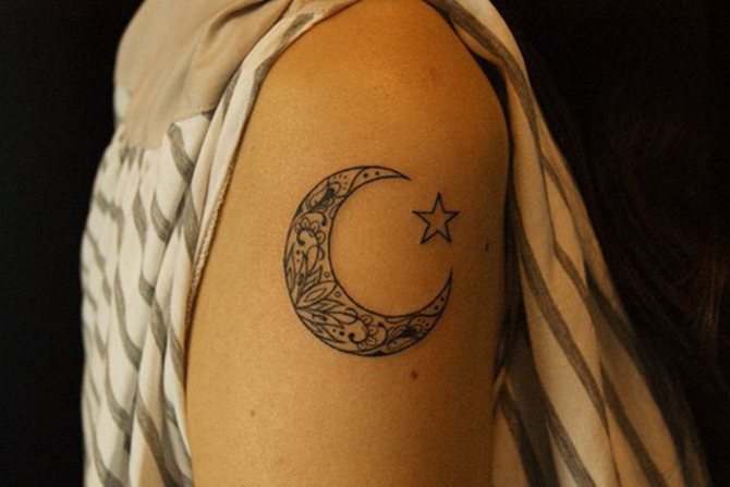 tatouage d'étoile sur la main
