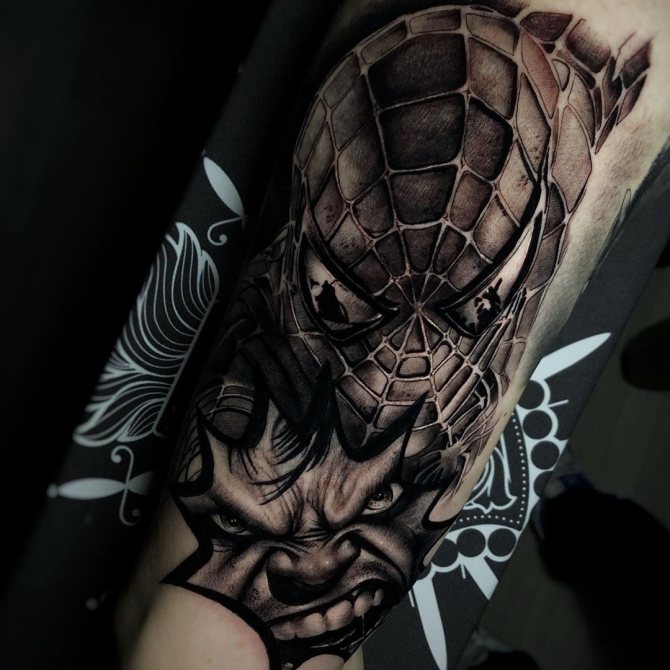 Tatouage de Spider-Man et Hulk sur le bras