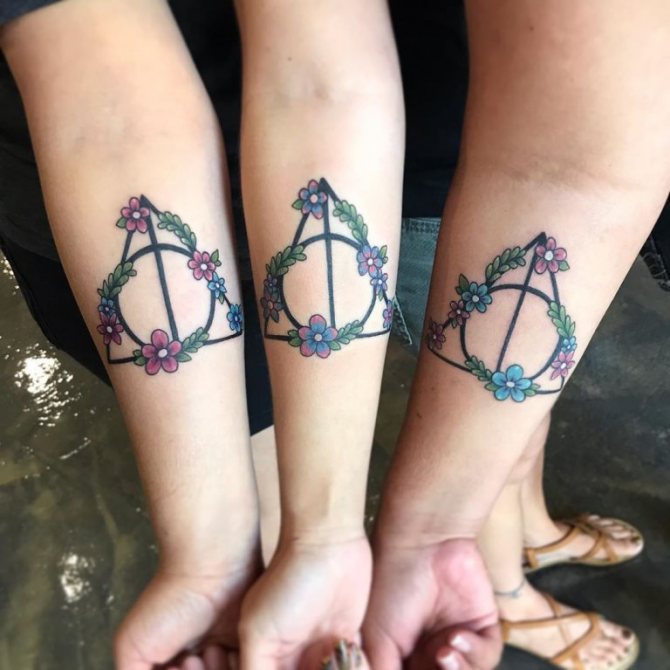 Tatouage des Reliques de la Mort
