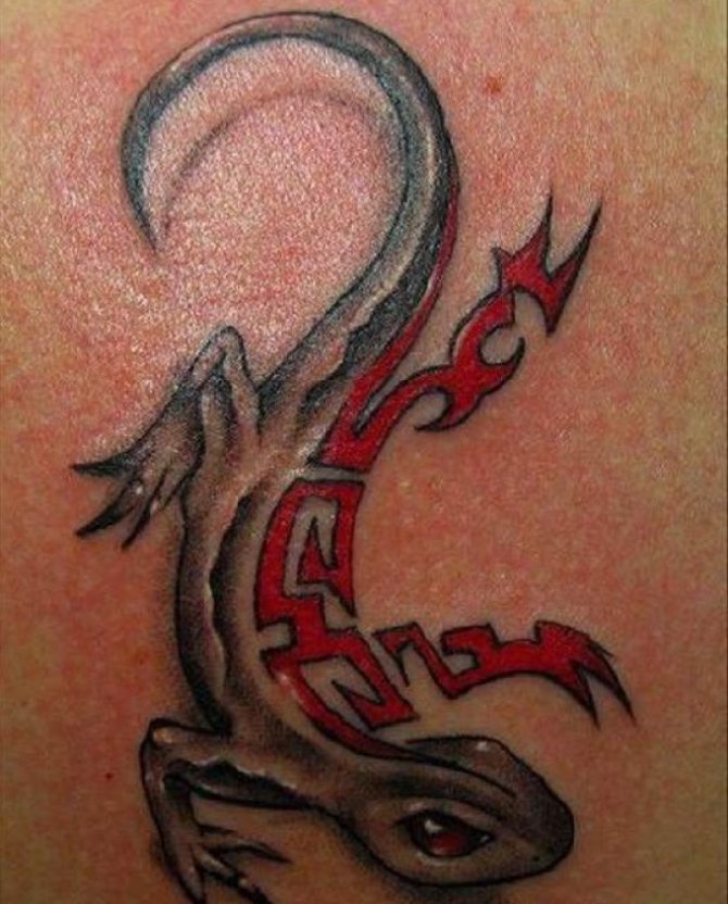 Tatouage d'un lézard cnemidophous neomexicanu pour filles