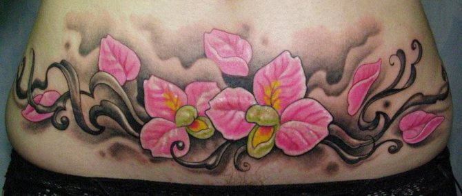 Tatouage pour cacher les vergetures