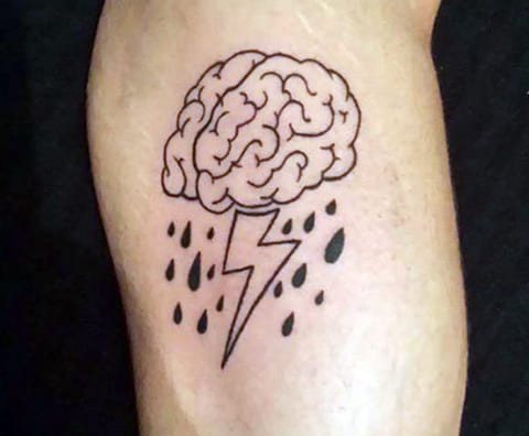 Tempête de pluie et éclairs de Tattoo