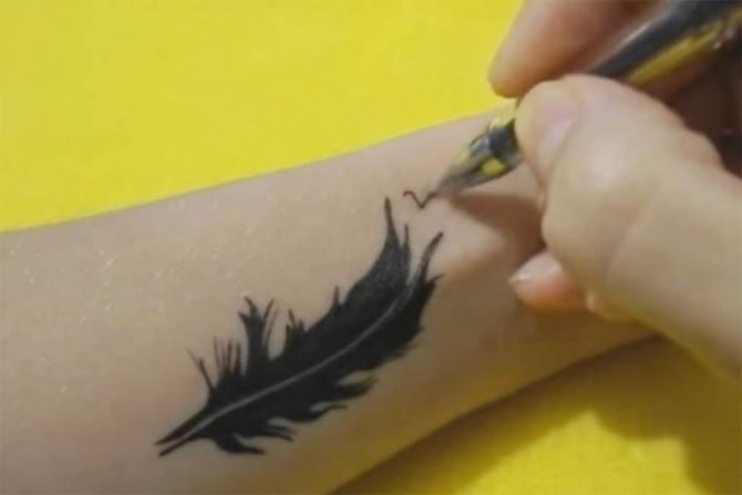 Tatouage au stylo gel