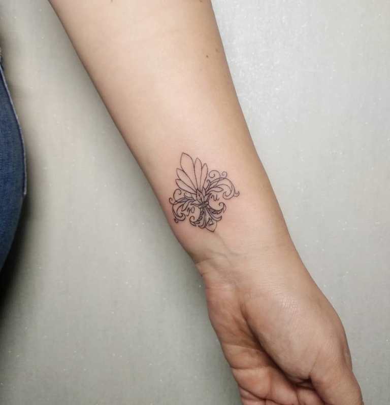 tatouage de lys