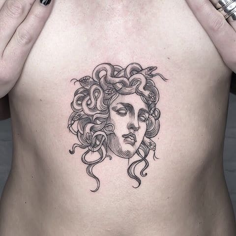 Tatouage de méduse Gorgone pour les filles